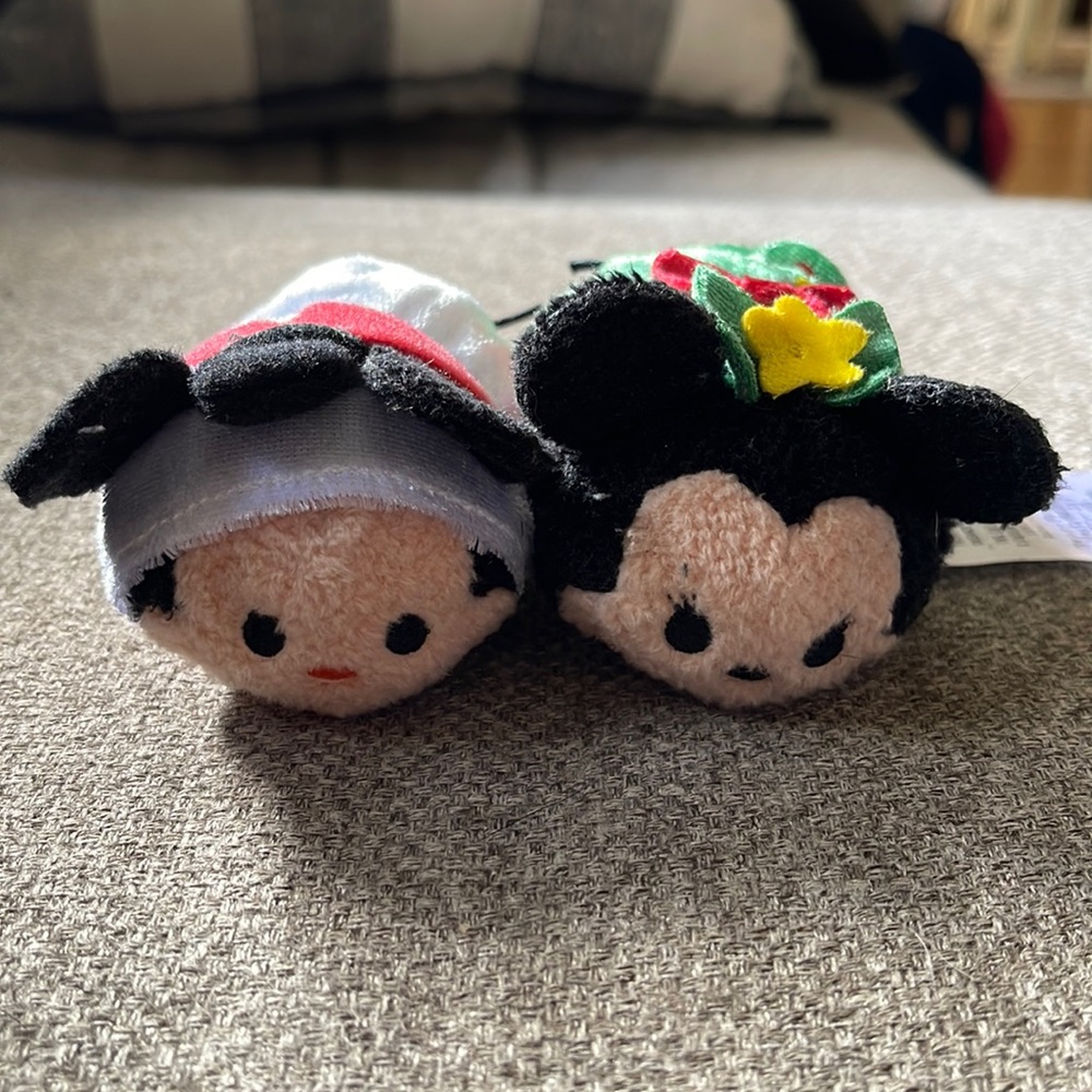 Disney Tsum Tsum Holiday set